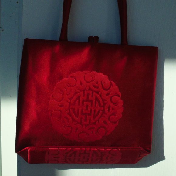 Shanghai Trio Red Silk Evening Hand Bag w/ dustbag EUC small - Picture 3 of 8